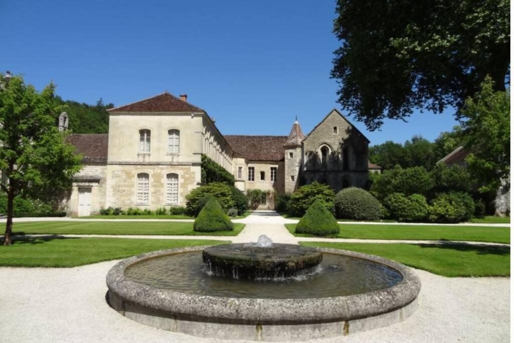 Charmante Maison Bourguignonne Avec Grand Jardin Et Parking Монбар Екстер'єр фото