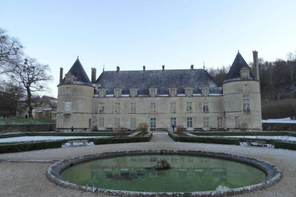 Charmante Maison Bourguignonne Avec Grand Jardin Et Parking Монбар Екстер'єр фото