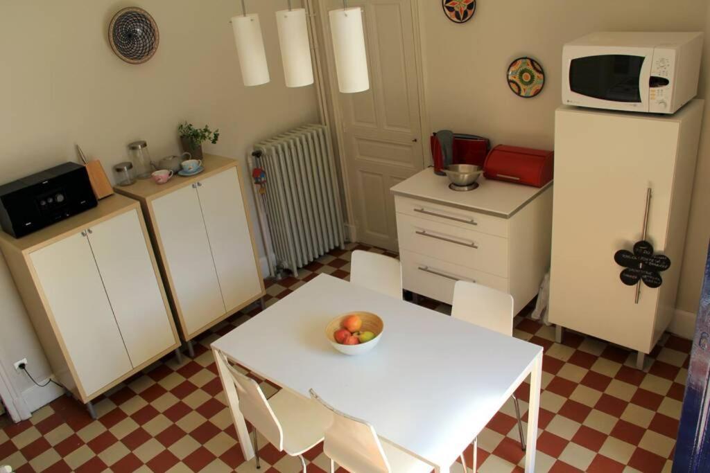 Charmante Maison Bourguignonne Avec Grand Jardin Et Parking Монбар Екстер'єр фото