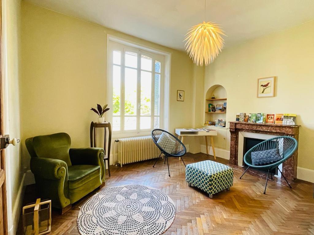 Charmante Maison Bourguignonne Avec Grand Jardin Et Parking Монбар Екстер'єр фото